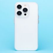 Чехол iPh 14 Pro пластик с защитой камеры рифлёный однотонный прозрачный